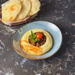 حمص (شاورما او سجق)