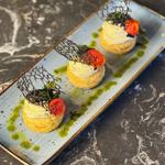 حمص شيكا مع الكافيار